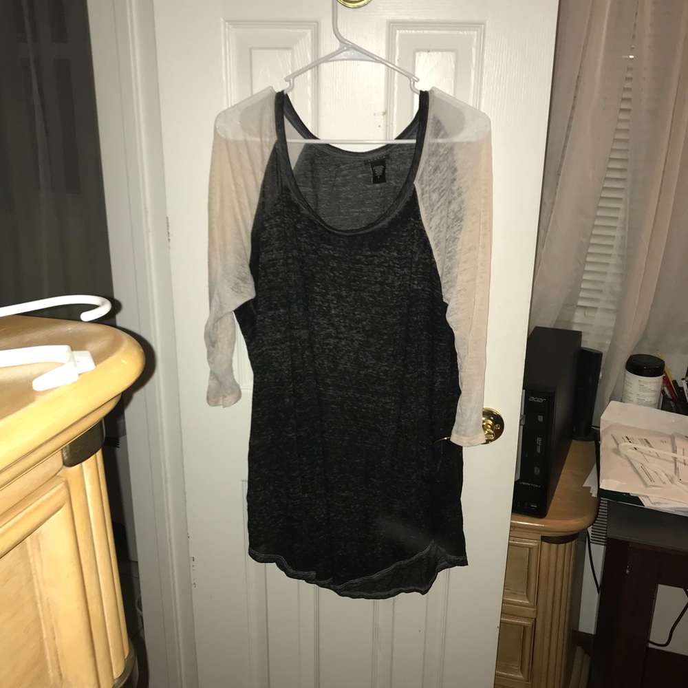 quarter sleeve top